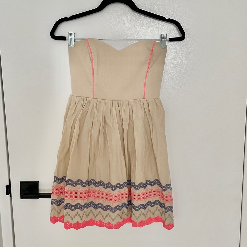 Strapless dress